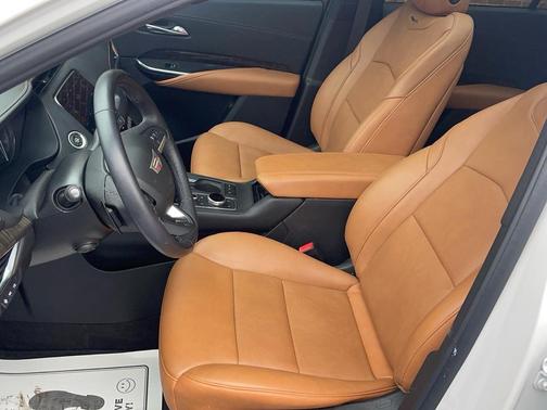 2022 Cadillac XT4 Premium Luxury