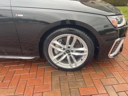 2024 Audi A4 45 S line quattro Premium