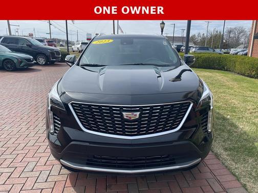 Stellar Black Metallic 2023 Cadillac XT4 Premium Luxury