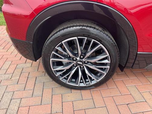 2025 Cadillac XT4 Sport