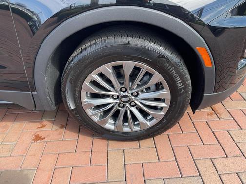 Stellar Black Metallic 2024 Cadillac XT4 Premium Luxury