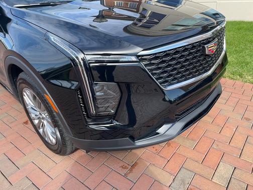 Stellar Black Metallic 2024 Cadillac XT4 Premium Luxury