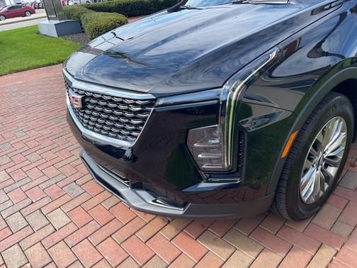Stellar Black Metallic 2024 Cadillac XT4 Premium Luxury