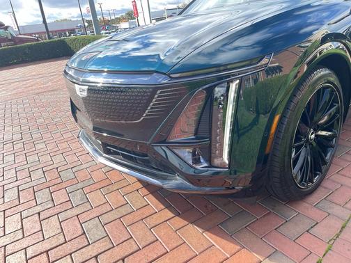 2024 Cadillac LYRIQ Sport