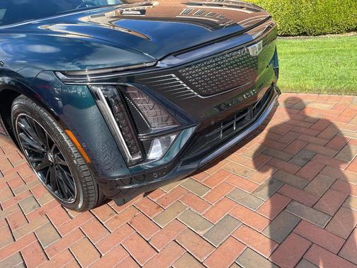 2024 Cadillac LYRIQ Sport