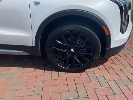 Crystal White Tri-Coat 2023 Cadillac XT4 Premium Luxury