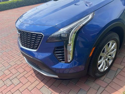 Wave Metallic 2023 Cadillac XT4 Premium Luxury