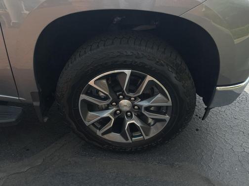Sterling Gray Metallic 2023 Chevrolet Silverado 1500 LT