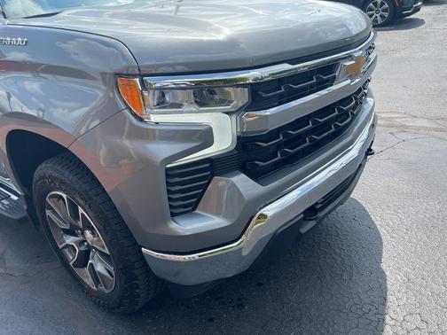 Sterling Gray Metallic 2023 Chevrolet Silverado 1500 LT