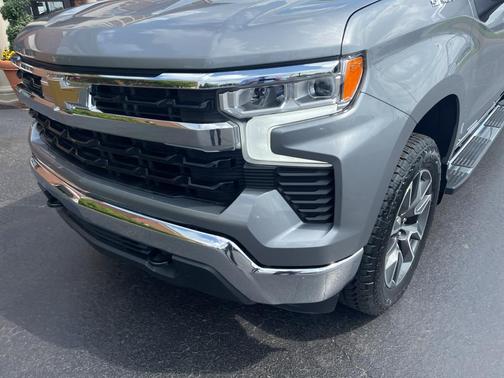 Sterling Gray Metallic 2023 Chevrolet Silverado 1500 LT