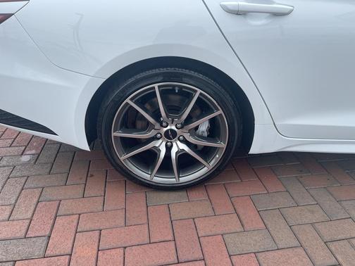 Alta White 2026 Genesis G70 2.5T