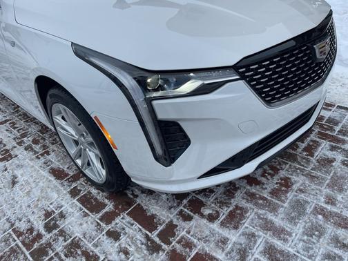 2022 Cadillac CT4 Luxury