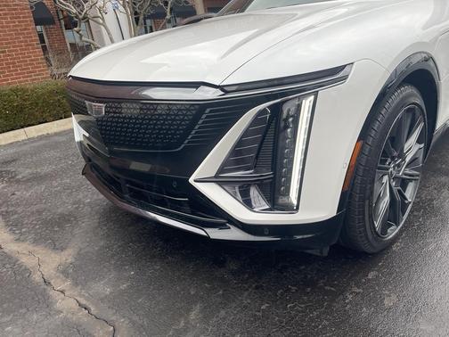 2024 Cadillac LYRIQ Sport