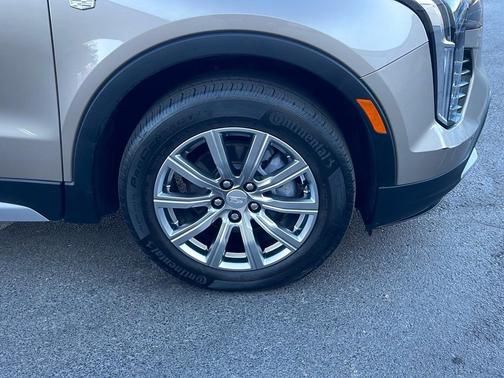 2022 Cadillac XT4 Premium Luxury