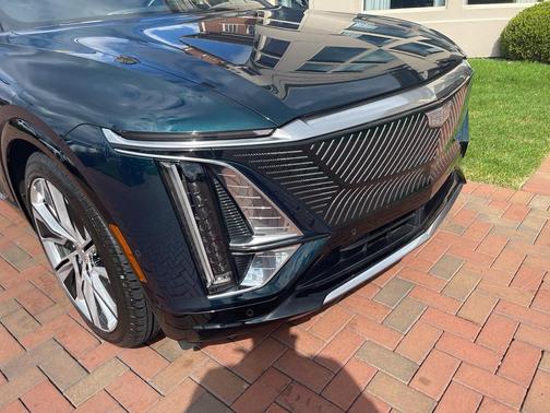 Emerald 2025 Cadillac LYRIQ Luxury