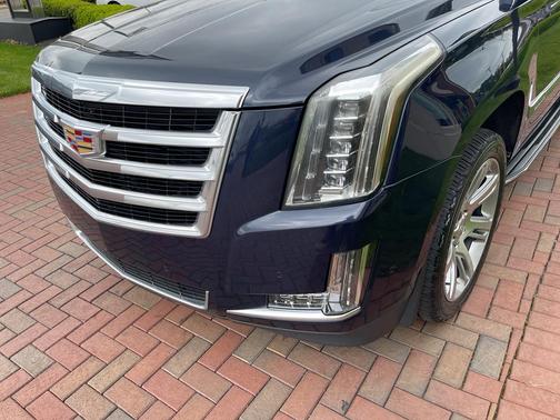 2018 Cadillac Escalade Luxury