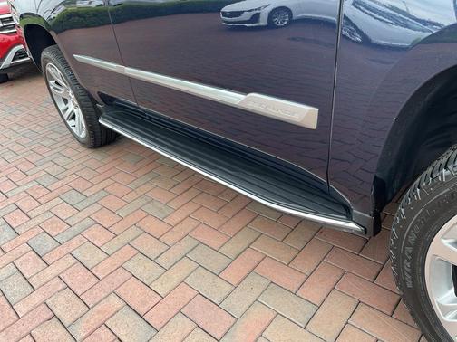 2018 Cadillac Escalade Luxury