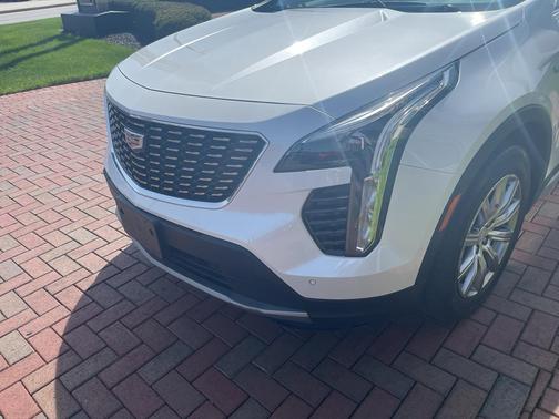 2022 Cadillac XT4 Premium Luxury