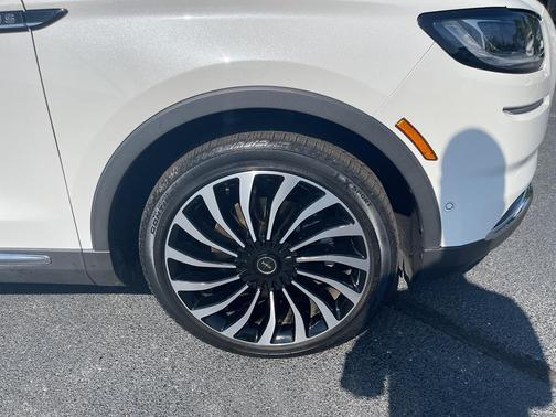 2021 Lincoln Nautilus Black Label