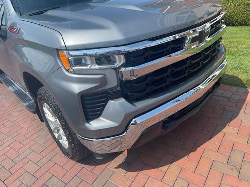 Sterling Gray Metallic 2023 Chevrolet Silverado 1500 LT