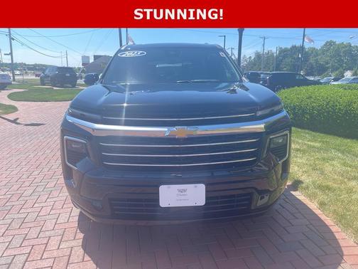 Mosaic Black Metallic 2025 Chevrolet Traverse High Country