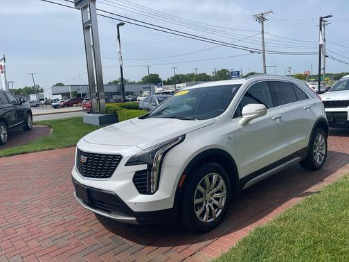 Crystal White Tri-Coat 2023 Cadillac XT4 Premium Luxury