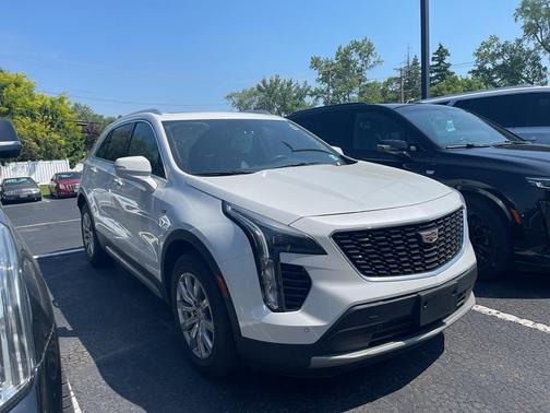 Crystal White Tri-Coat 2023 Cadillac XT4 Premium Luxury