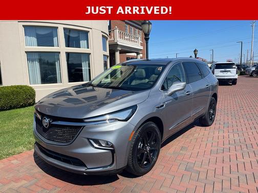 2023 Buick Enclave Essence