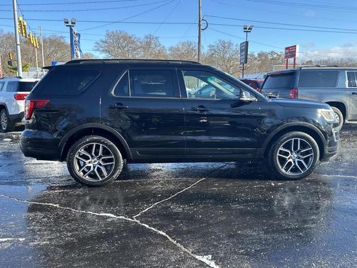 2018 Ford Explorer Sport