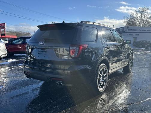 2018 Ford Explorer Sport