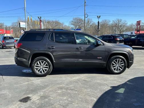 2017 GMC Acadia SLE-2