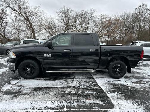 2017 RAM 1500 SLT