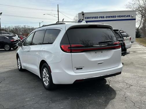2022 Chrysler Pacifica Touring L