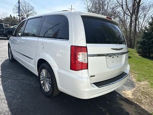 Bright White 2016 Chrysler Town & Country Touring-L