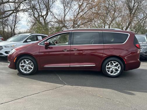 2018 Chrysler Pacifica Touring-L Plus