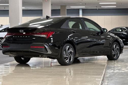2025 Hyundai ELANTRA HEV SEL Sport