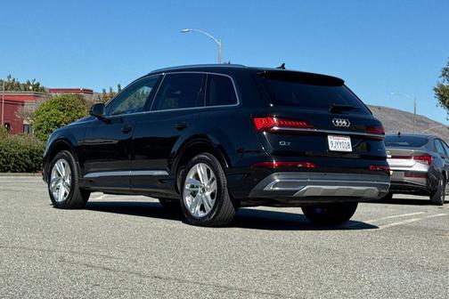 2024 Audi Q7 55 Premium Plus