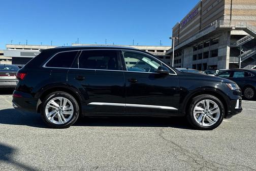 2024 Audi Q7 55 Premium Plus