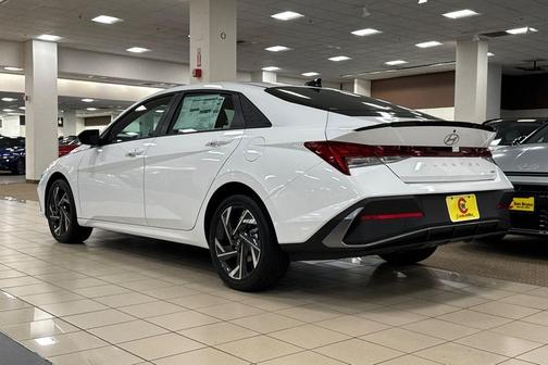 2025 Hyundai ELANTRA HEV SEL Sport