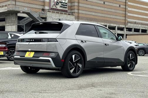 2026 Hyundai IONIQ 5 SE