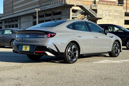 2026 Hyundai SONATA SEL