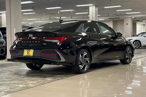 2025 Hyundai ELANTRA HEV SEL Sport