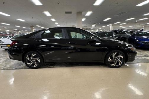 2025 Hyundai ELANTRA HEV SEL Sport