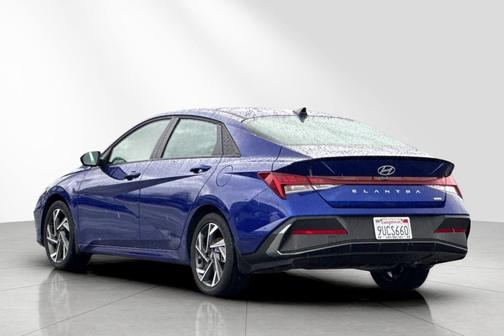 2025 Hyundai ELANTRA HEV SEL Sport