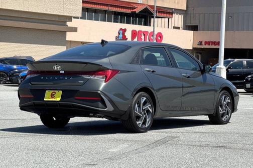 2025 Hyundai ELANTRA HEV SEL Sport