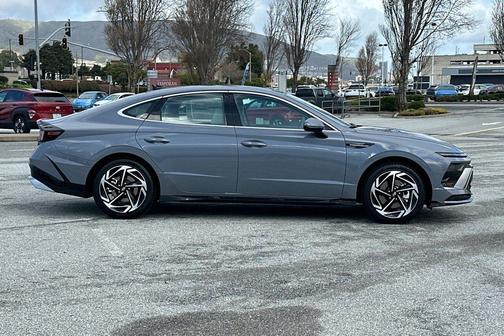 2025 Hyundai SONATA SEL