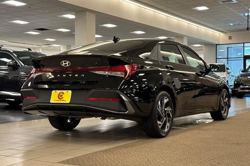 2025 Hyundai ELANTRA Sport