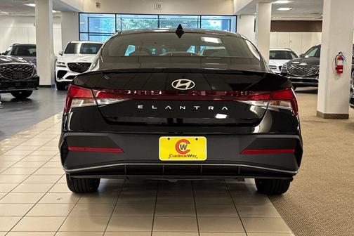 2025 Hyundai ELANTRA Sport