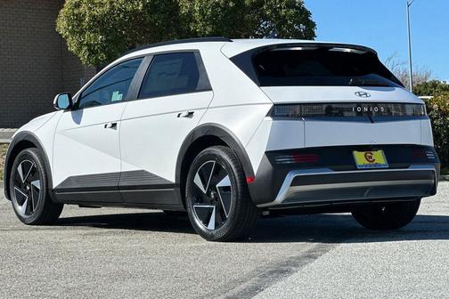 2025 Hyundai IONIQ 5 SEL