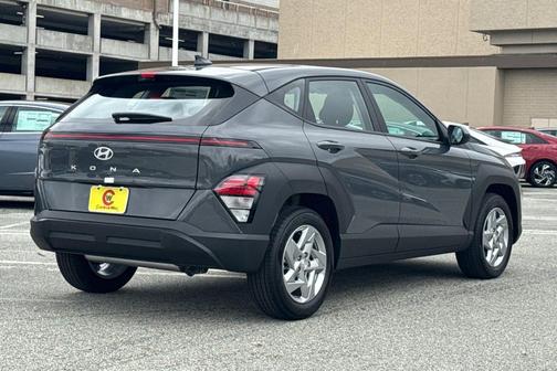 2026 Hyundai KONA SE